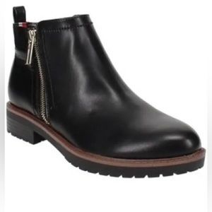 Tommy Hilifiger Fawn2 Black Ankle Booties Size 8.5
